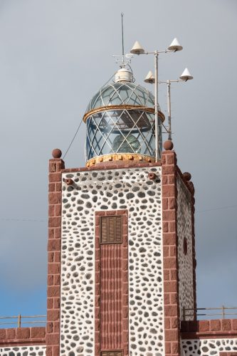 Faro entallada